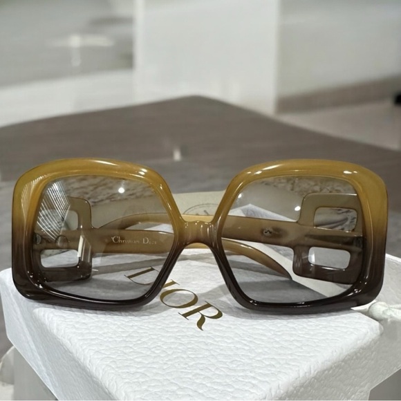 Christian Dior 737 Sunglasses – Oversized Honey Optyl Frame | 1970s - Picture 5 of 17